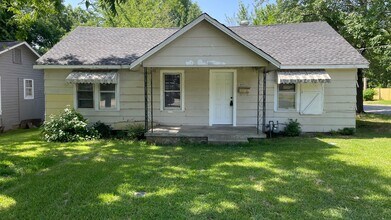 Building Photo - 1322 W 21st St