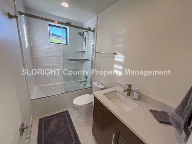 Building Photo - AVAILABLE NOW - Executive Luxury Ocean-View Home in Prime Morro Bay Location - 3 Bed / 3 Bath