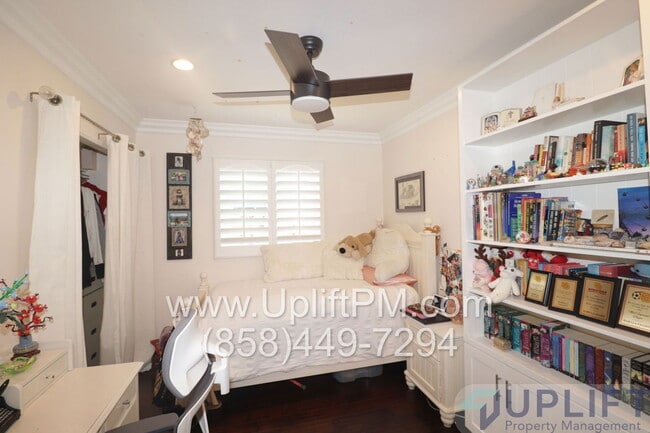 Building Photo - 11205 Socorro St