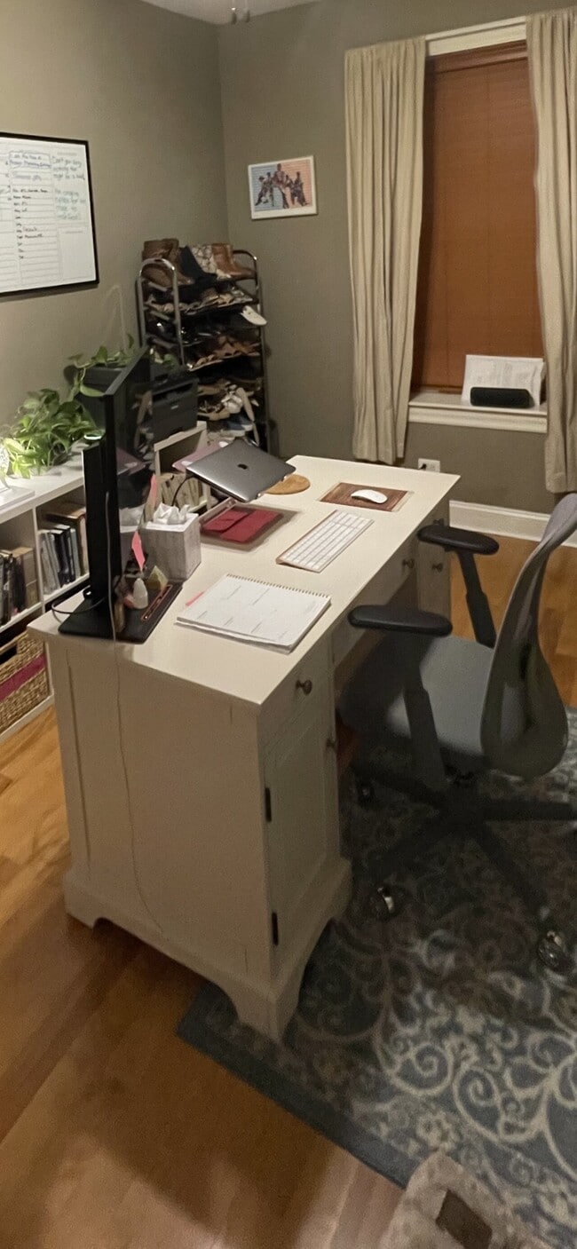 Building Photo - Champlain