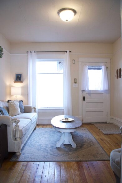 High ceilings - 414 East 2nd Ave
