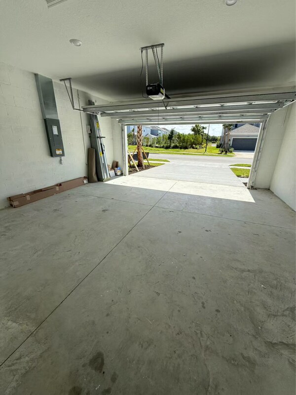 Building Photo - 15041 Shady Palms Ln