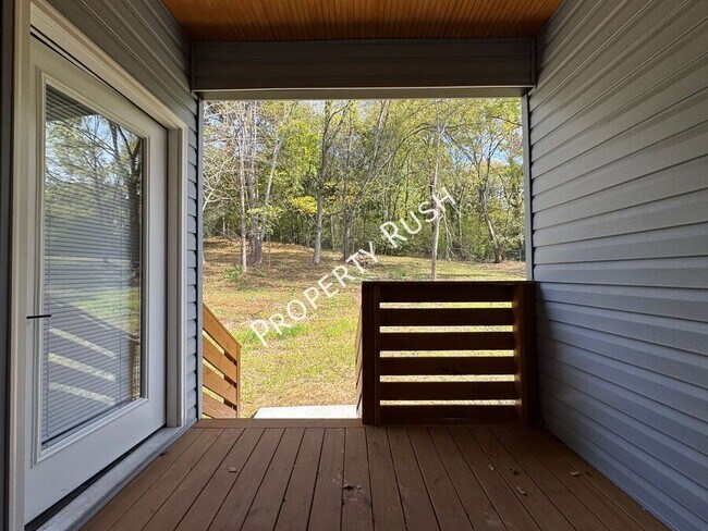 Building Photo - 1852 Wilberforce St