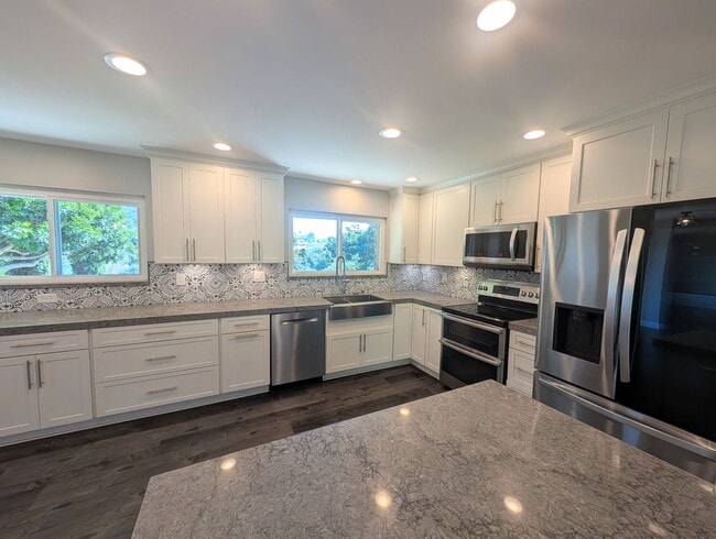 Building Photo - Great 3 Bedroom Ranch Style Home in North ...