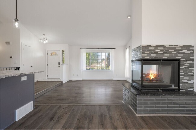 Building Photo - Spacious 4 Bed, 3 Bath Home | Central Vall...