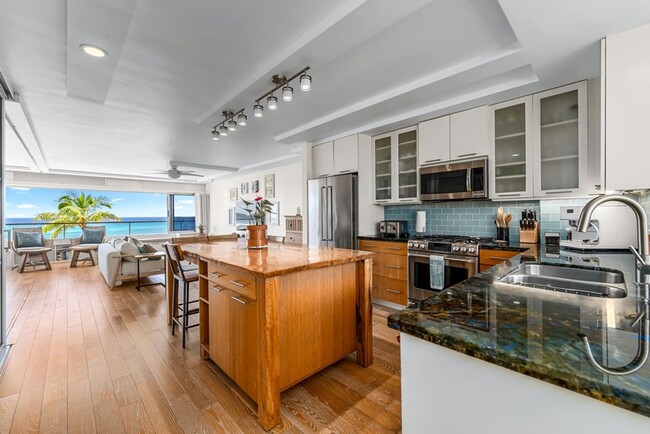 Building Photo - Colony Surf Luxe: Oceanfront 1BR w/ Diamon...