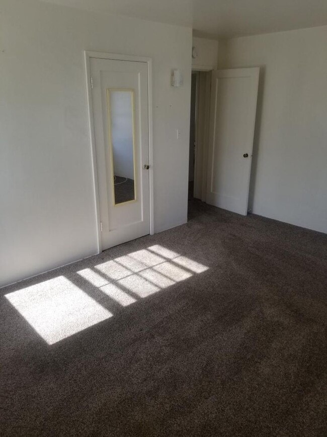 Building Photo - 2BD/1BA Bungalow in East Cypress, Santa Ma...