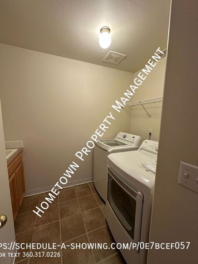 Building Photo - 8612 Sweetbrier Loop SE