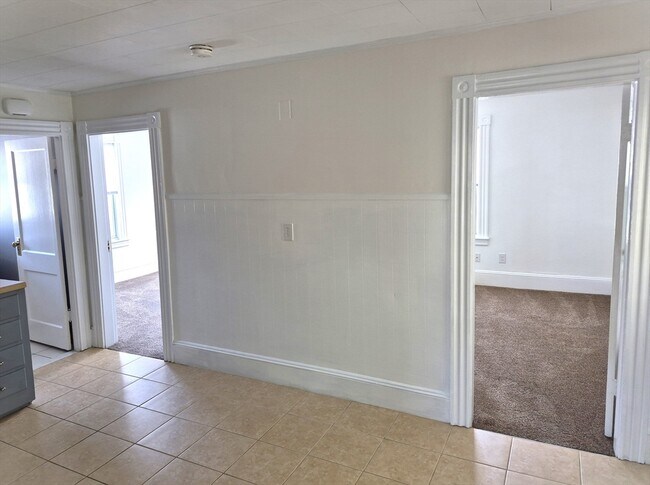 Building Photo - 53 Melrose Ave