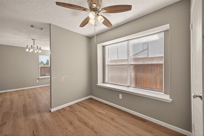 Building Photo - 4251 Southchase Ln