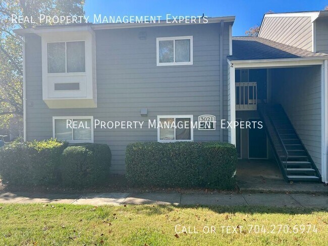 Building Photo - 3021 Heathstead Place