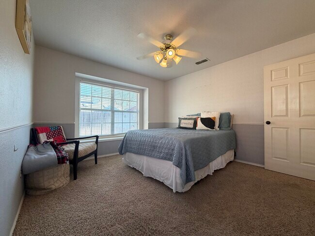 Building Photo - 1021 Kirby Ave