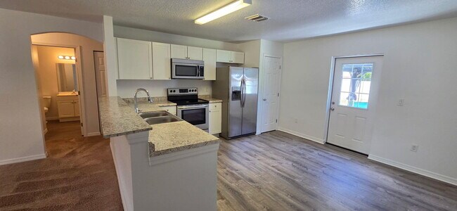 Building Photo - 2135 19th Ave SW