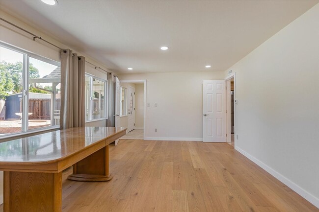 Building Photo - Family Home and In-Law Unit for Rent