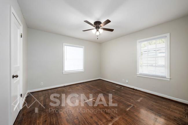 Building Photo - 768 79th Pl S