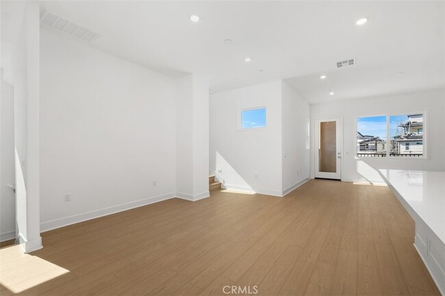 Building Photo - 125 Seep