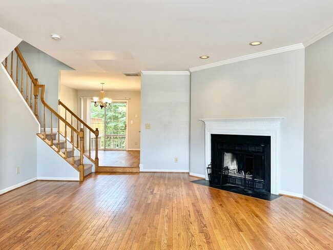 Building Photo - STAFFORD TOWNHOUSE - HANDY TO QUANTICO, SH...