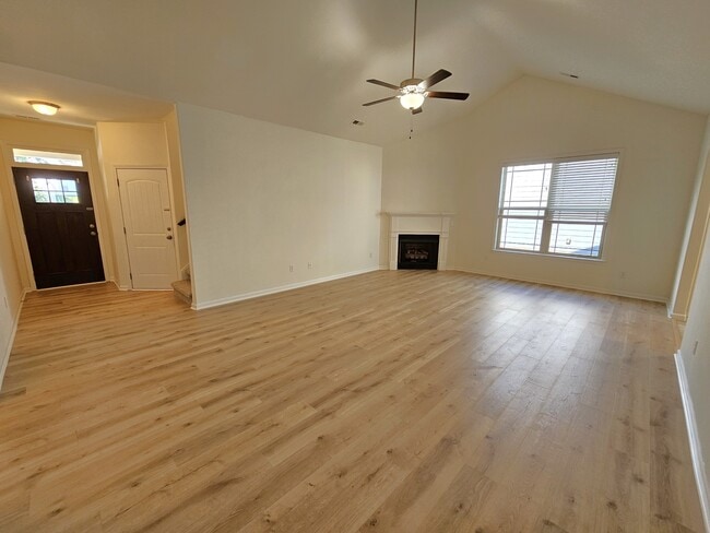 Building Photo - 185 Bur Oak Dr