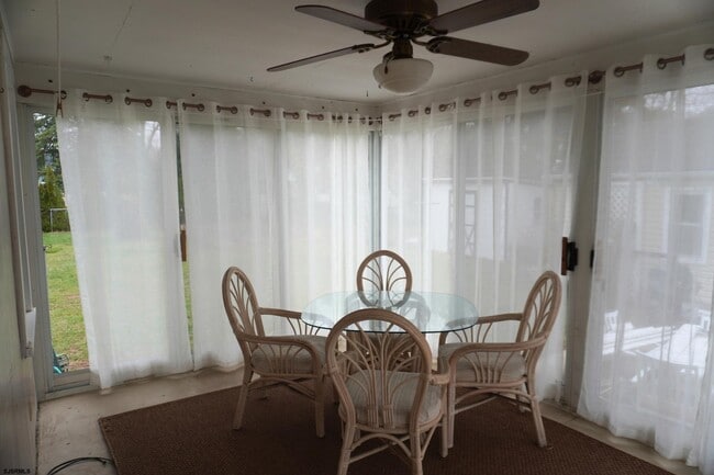 Building Photo - 101 W Meyran Ave