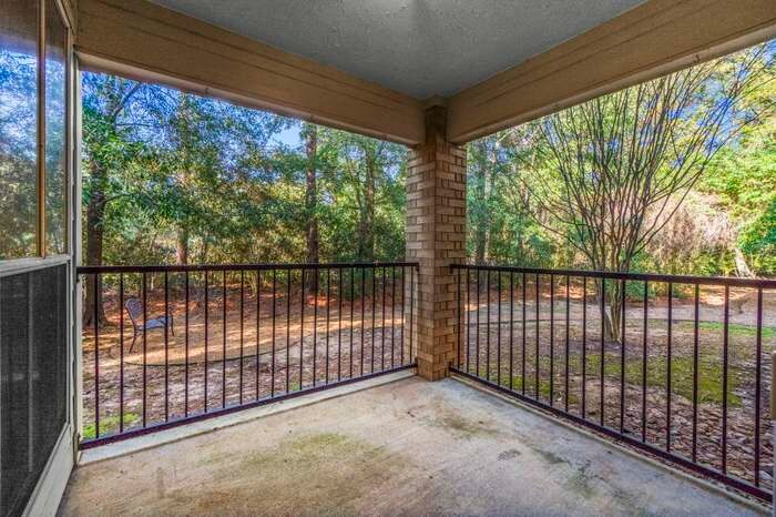 Building Photo - 8051 Bay Branch Dr