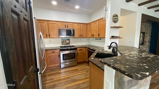 Building Photo - 39519 N White Tail Ln