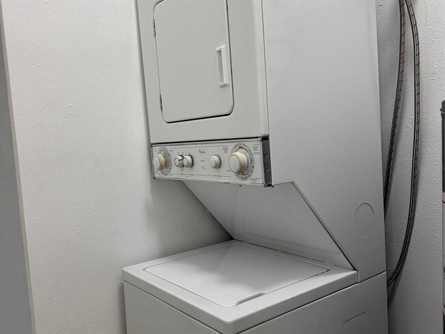 Building Photo - 623 Beckett Way