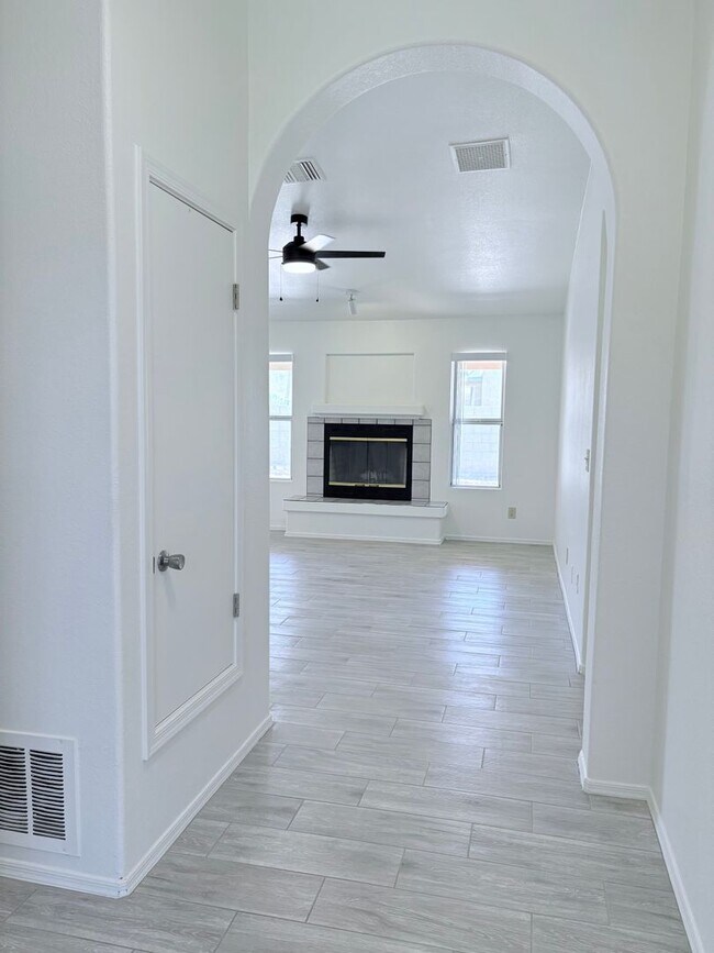 Primary Photo - newly remodeled 3 bed/ 2 bath home