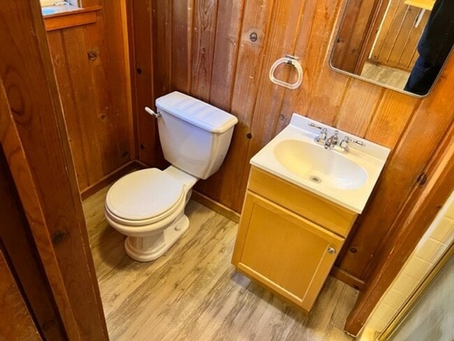 Building Photo - Charming Woodland Cabin Rental in Twain Harte