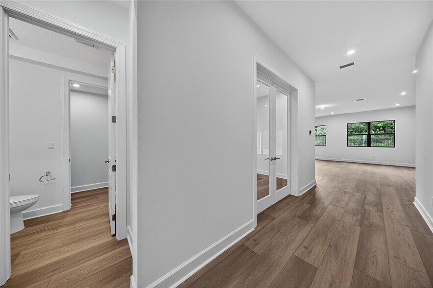 Building Photo - 2722 NW 87th Ter