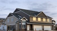 Building Photo - Beautiful 3 Bedroom Townhome