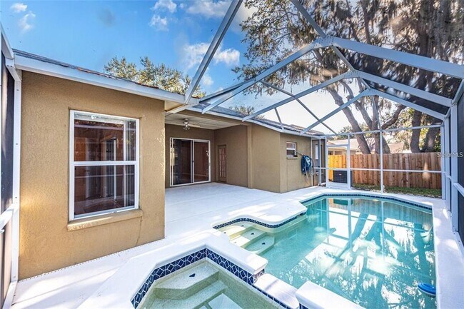 Building Photo - 2634 Brookville Dr