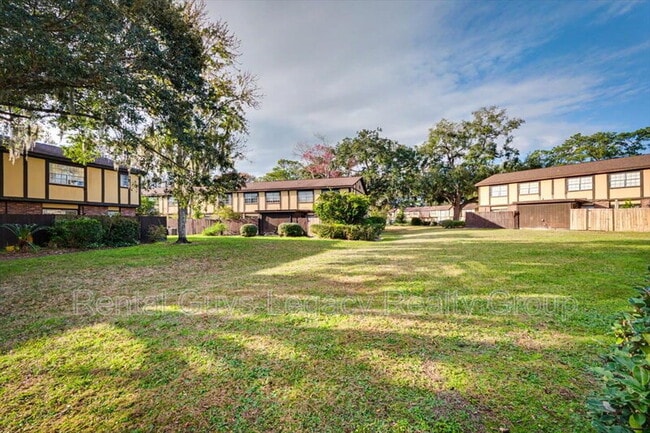 Building Photo - 8204 Oxford Forest Dr