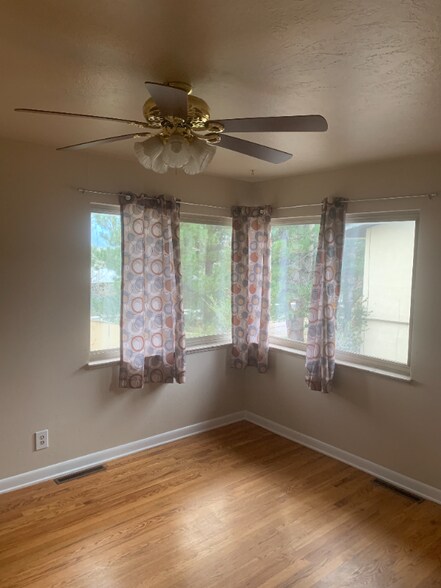 Building Photo - 1431 Acacia Dr