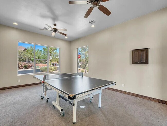 Building Photo - 4221 Torrey Pines Dr