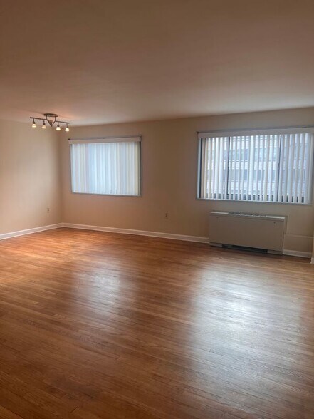 Building Photo - 1200 S Arlington Ridge Rd