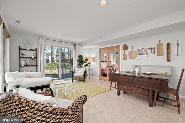 Building Photo - 4706 Frederick Ave