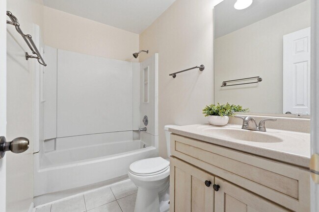 Building Photo - 1322 Hazel Nut Ct