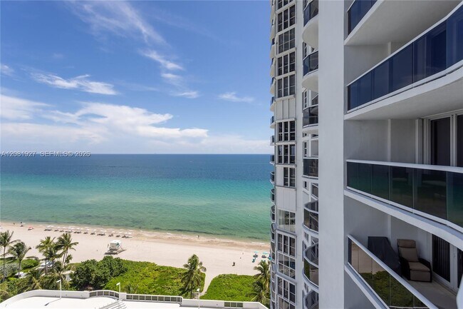 Building Photo - 16711 Collins Ave