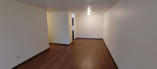 Building Photo - 5101 N Lovers Lane Rd