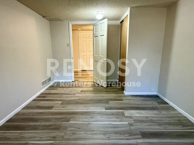 Building Photo - Your new 3 Bed 2 Bath home is waiting for you on Trenton St.