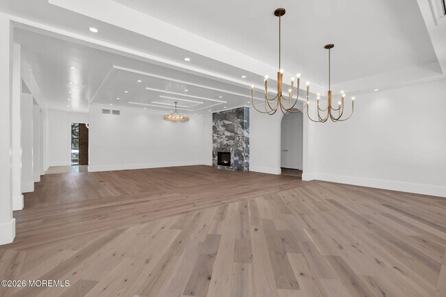 Building Photo - 497 Norwood Ave