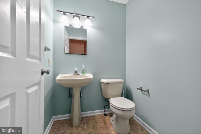 Building Photo - 100 Parker Ave