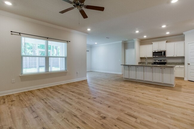 Building Photo - Turnkey 3 Bedroom Home in Firefly Community at Hammock Bay!