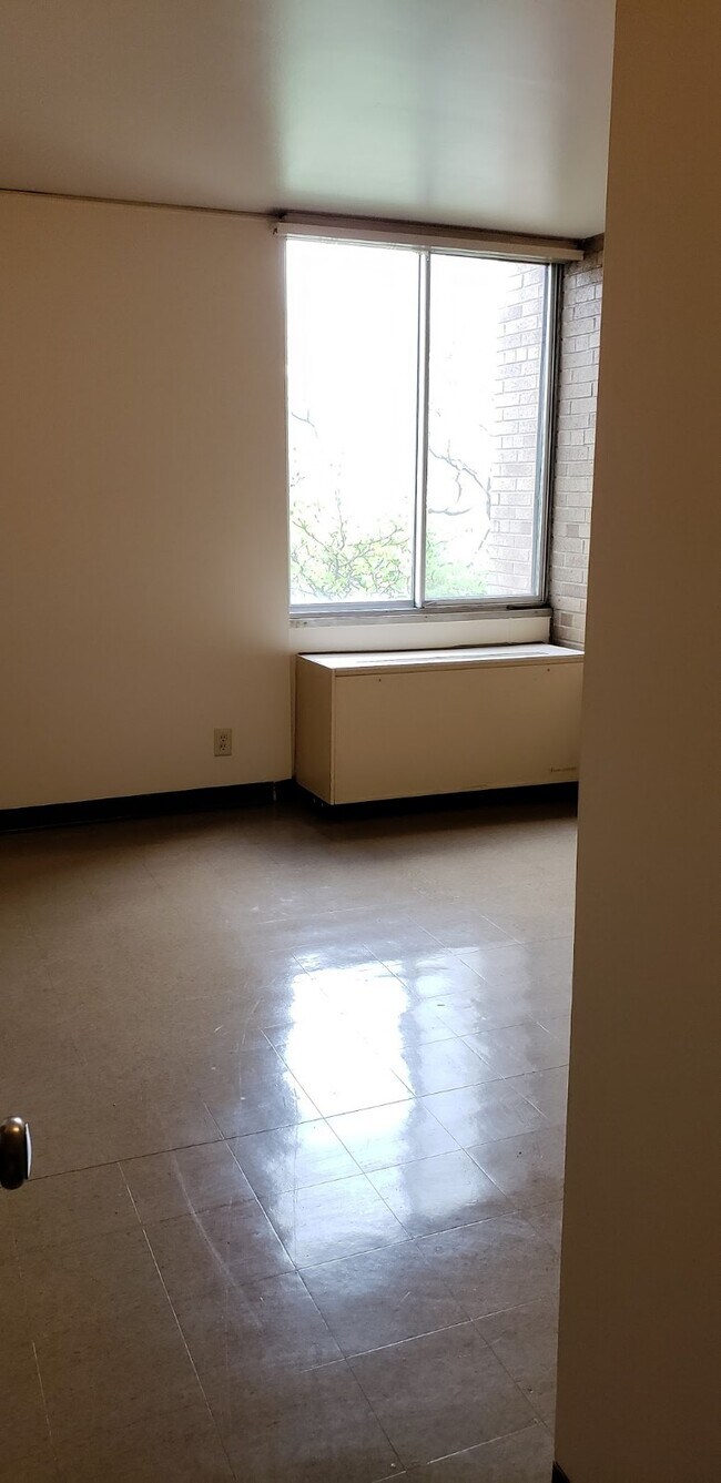 Building Photo - 200 High Ave SW Canton