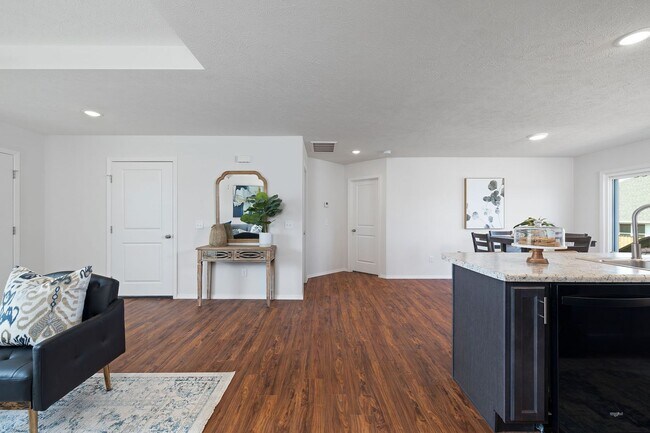 Building Photo - 122 Pin Oak Dr