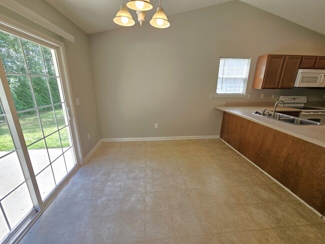 Building Photo - 35 Waukegan Way
