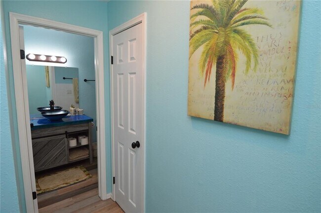 Building Photo - 1400 Gandy Blvd N