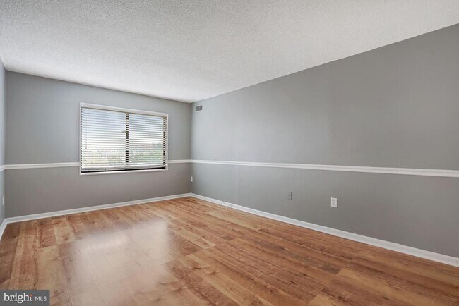 Building Photo - 200 N Pickett St