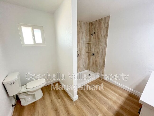 Building Photo - 1900 S Palm Canyon Dr