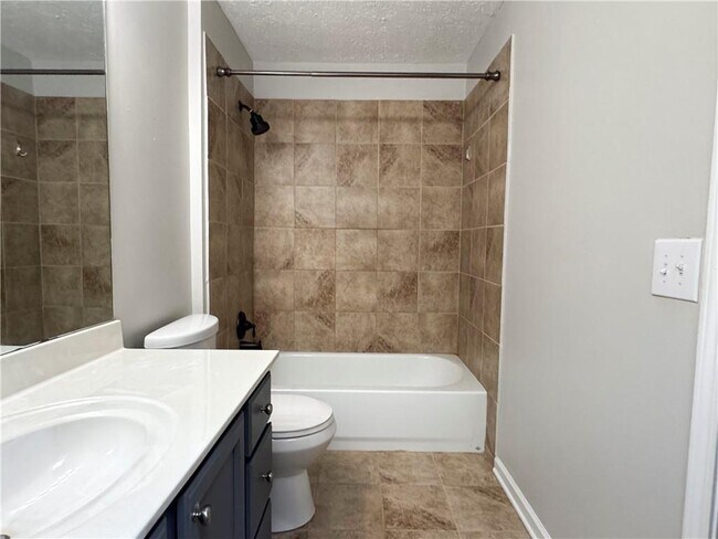Building Photo - 3331 Serenade Ct